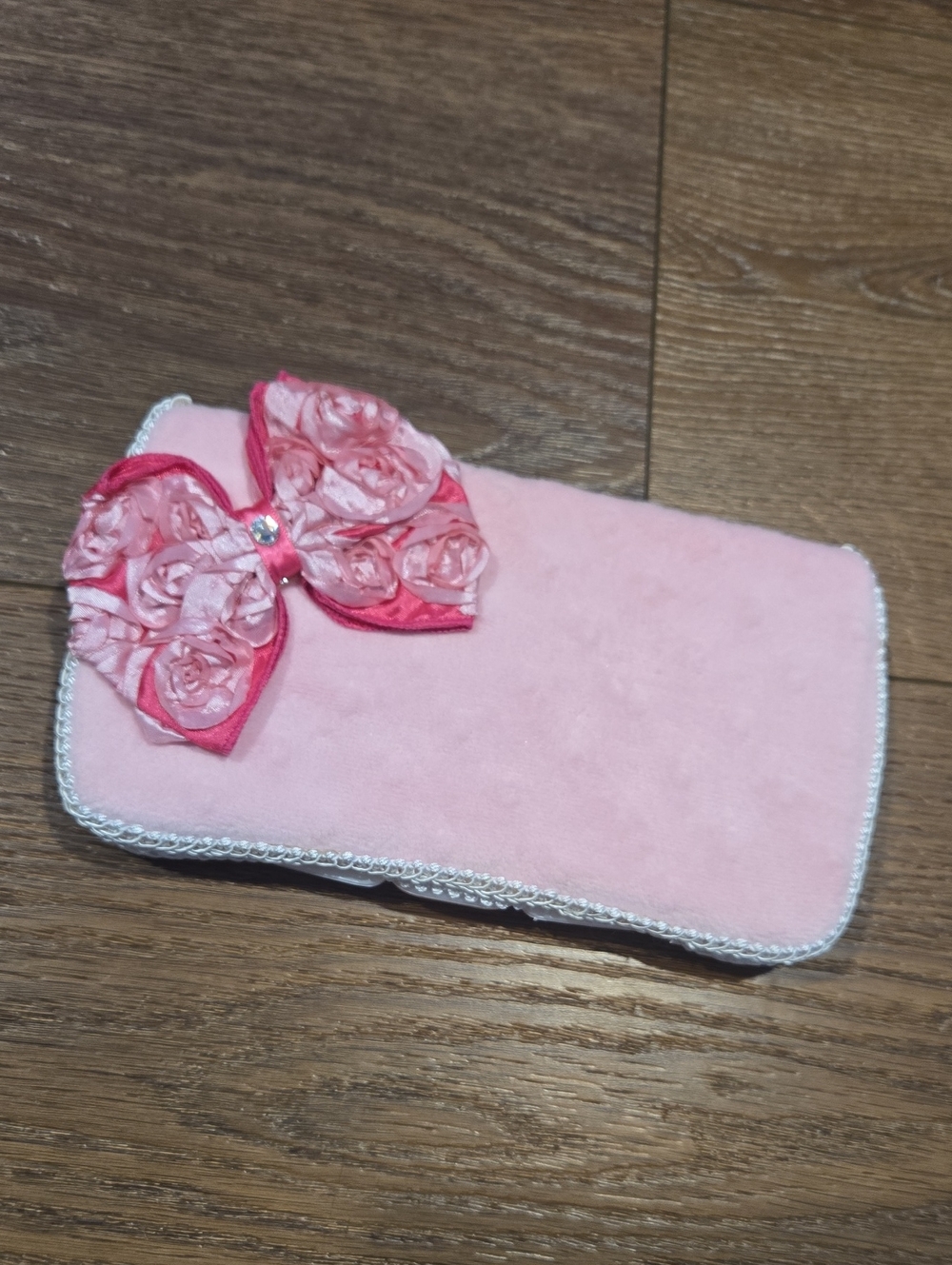 NWT AJO.BEBE COVERED HUGGIES TRAVEL WIPE HOLDER.. #8192